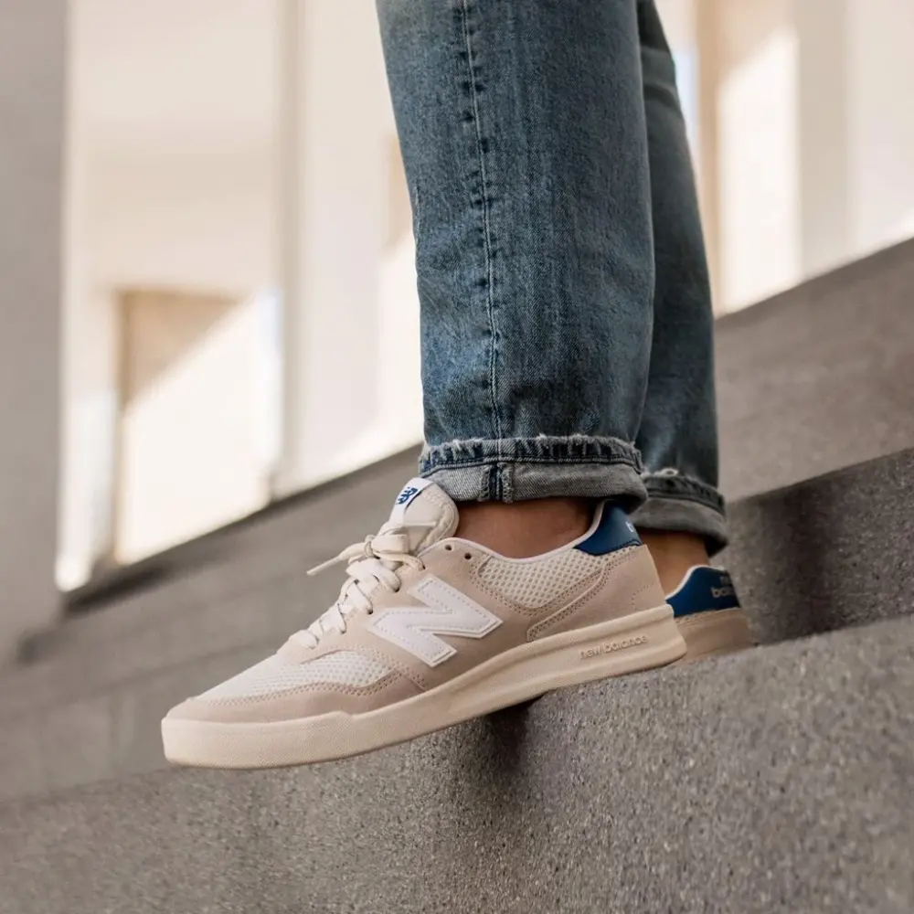 Alternative view of Giày New Balance 300 'White Beige' CRT300E1