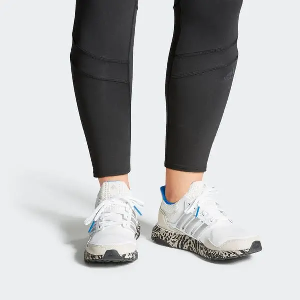 Alternative view of Giày Adidas Wmns UltraBoost DNA 'Animalistic Print' FW4909