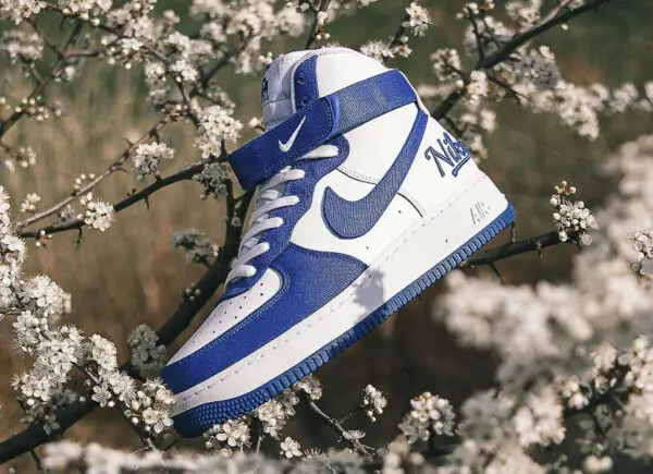 Alternative view of Giày Nike Air Force 1 High '07 LV8 EMB 'Dodgers' DC8168-100