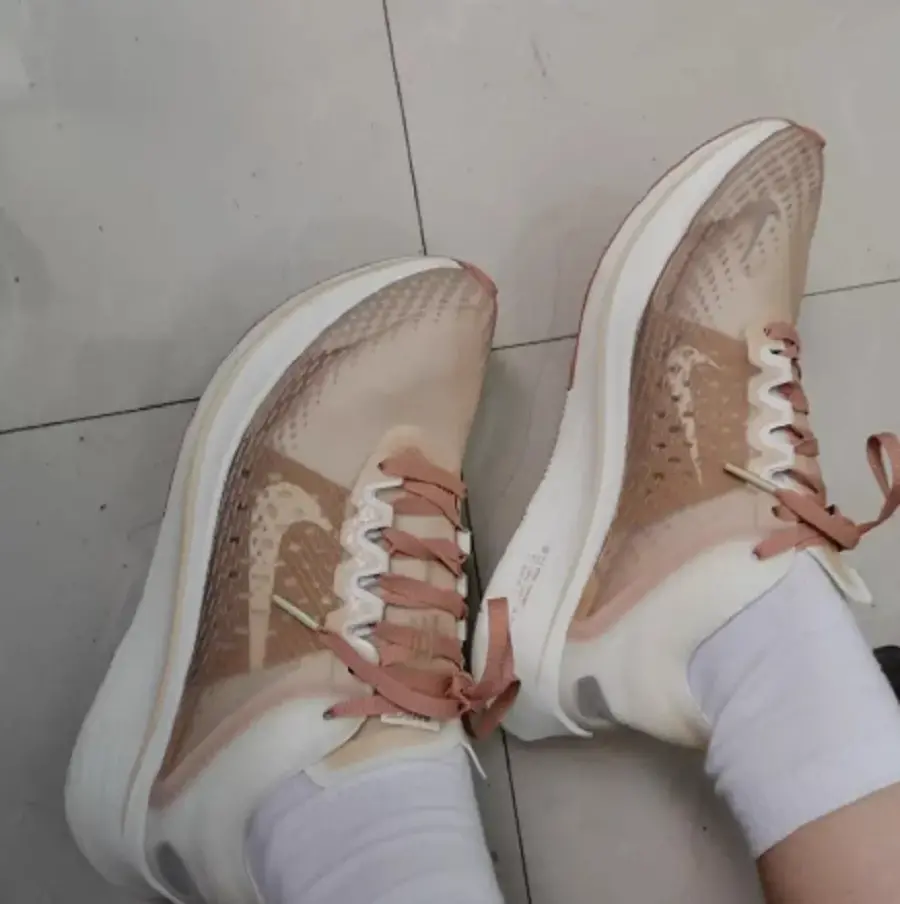 Alternative view of Giày Nike Zoom Fly 1 SP Fast 'Rose Gold' BV0389-600