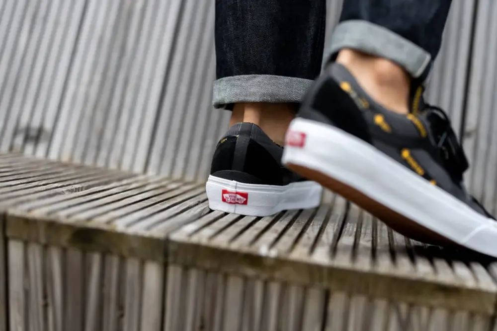 Alternative view of Giày Vans Old Skool Gore-Tex 'Black Lemon' VN0A4V9W2TE