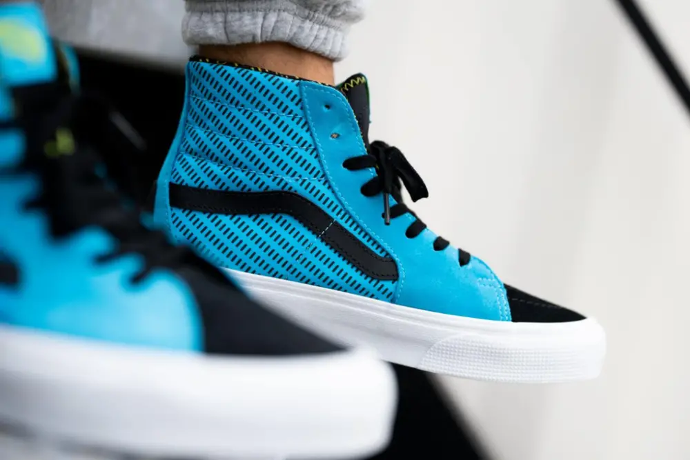 Alternative view of Giày Vans Sk8-Hi Gore-Tex Hawaian 'Ocean Black-True White' VN0A4V9X2UL