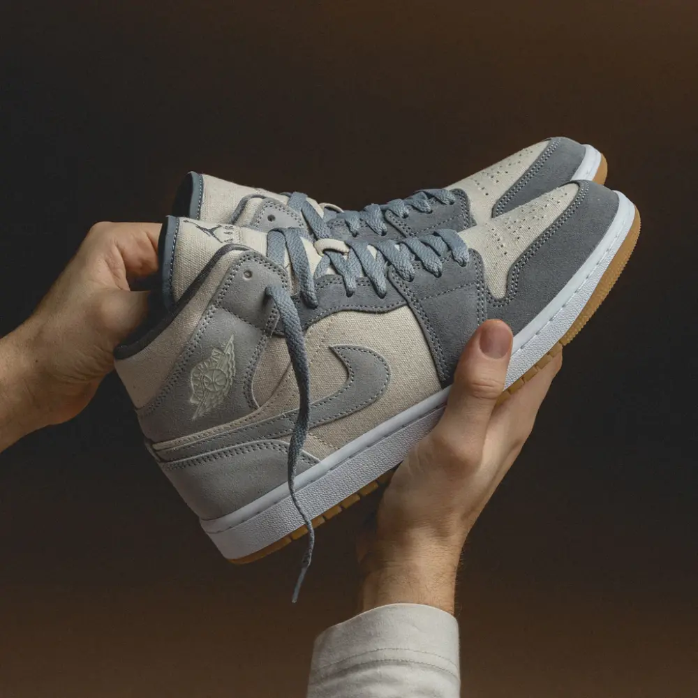 Alternative view of Giày Nike Air Jordan 1 Mid 'Coconut Milk Particle Grey' DN4281-100