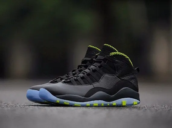 Alternative view of Giày Nike Air Jordan 10 Retro 'Venom' 310805-033