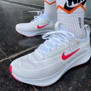 Alternative view of Giày Nike Zoom Fly 4 ‘Platinum Tint Siren Red’ CT2392-006