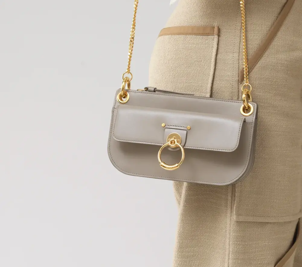 Alternative view of Túi Chloe Tess Small Cross-Body Pouch In Shiny 'Calfskin' CHC20AP044A3723W