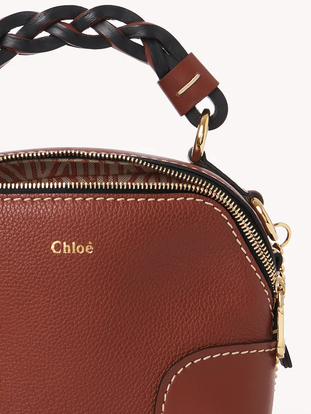 Túi Chloe Mini Daria Chain Bag In Grained & Shiny Calfskin CHC20WS362C6227S - Ảnh 2