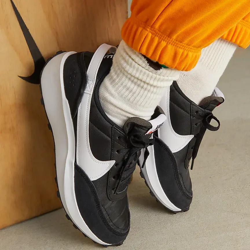 Alternative view of Giày Nike Waffle Debut 'Black' DH9523-002