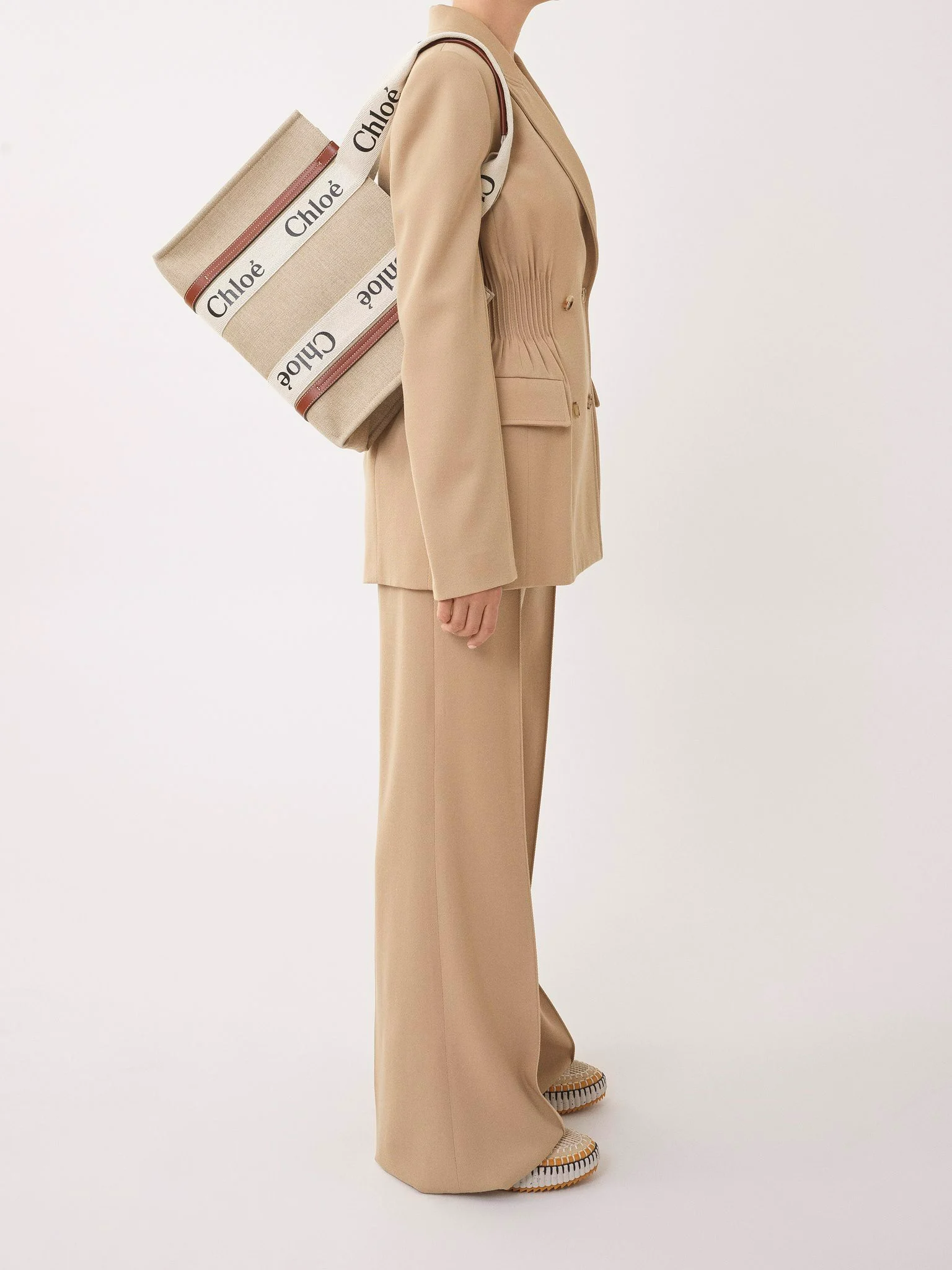 Túi Chloe Medium Woody Tote Bag 'White Brown' CHC22AS383I2690U - Ảnh 4