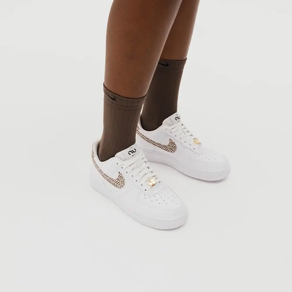 Alternative view of Giày Nike Air Force 1 Low WMNS 'United in Victory' DZ2709-100