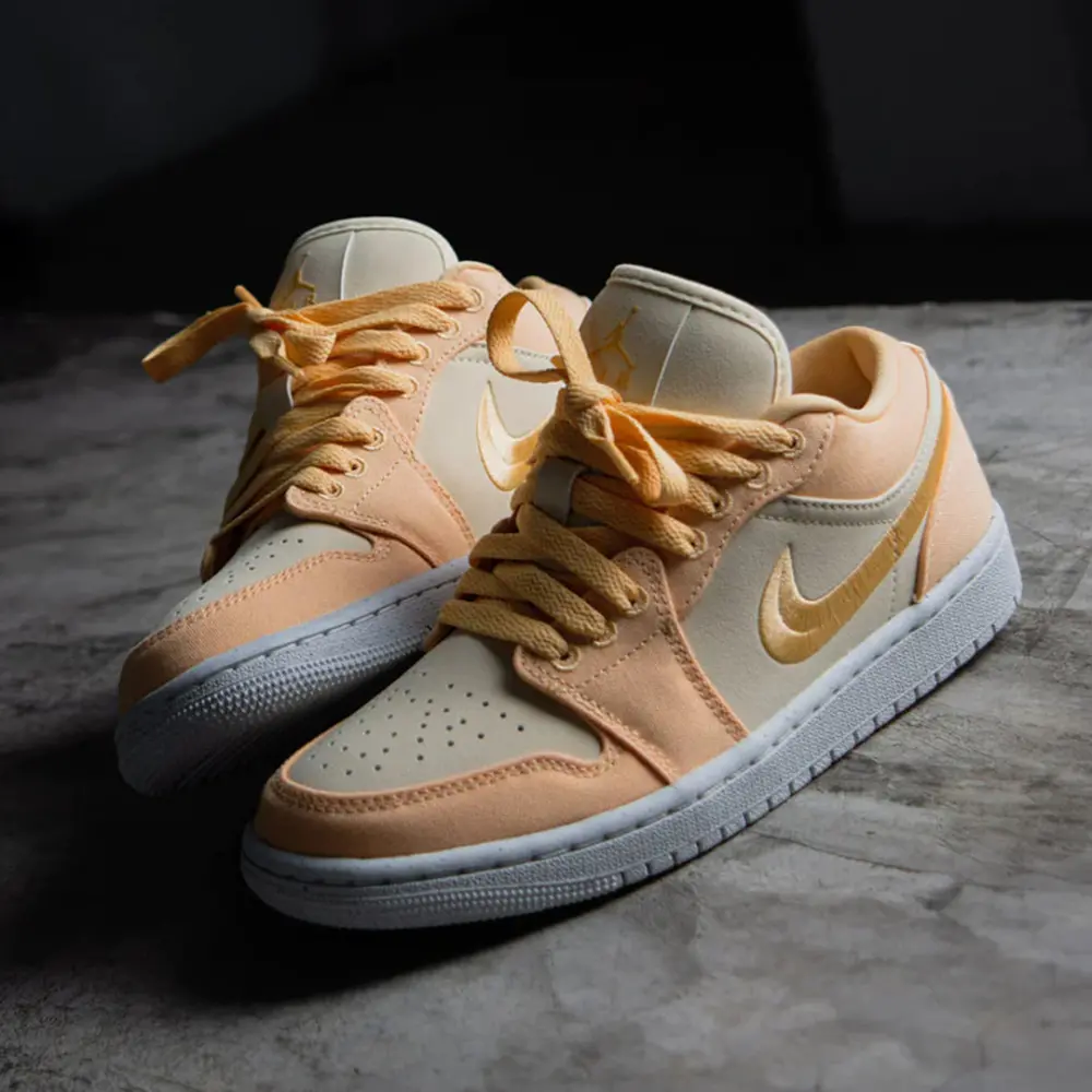 Alternative view of Giày Nike Air Jordan 1 Low SE 'Celestial Gold' DV0426-200
