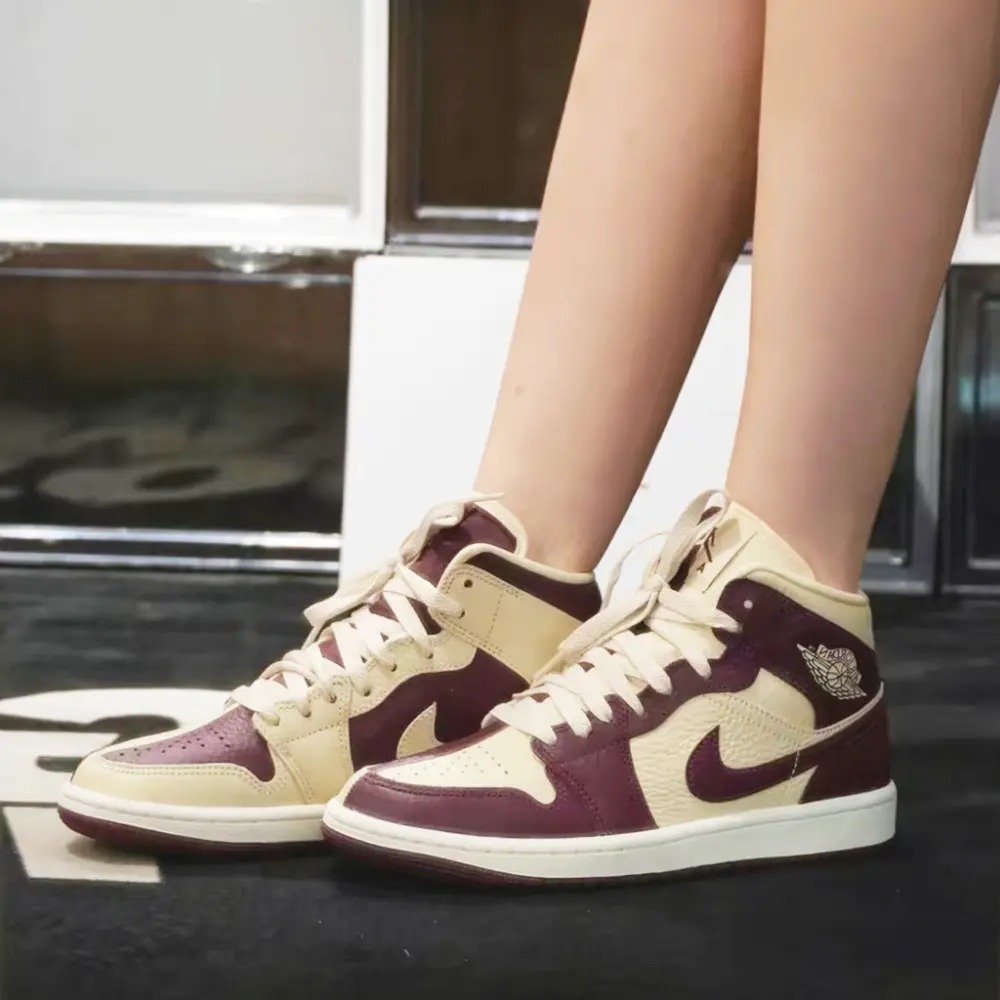 Giày Nike Air Jordan 1 Mid 'Split Beach Cherrywood Red' DR0501-200 - Ảnh 6