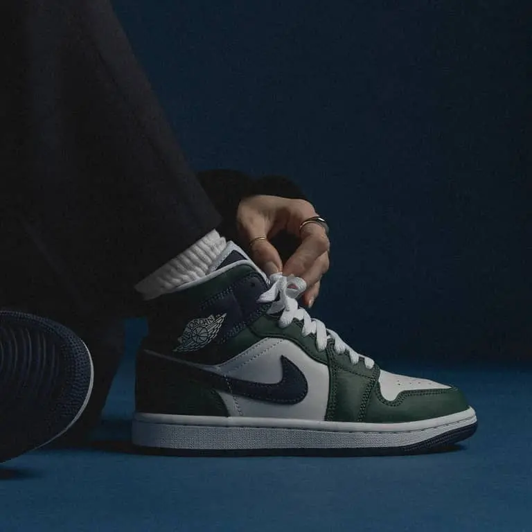 Giày Nike Air Jordan 1 Mid SE 'Seahawks' DZ5326-300 - Ảnh 4