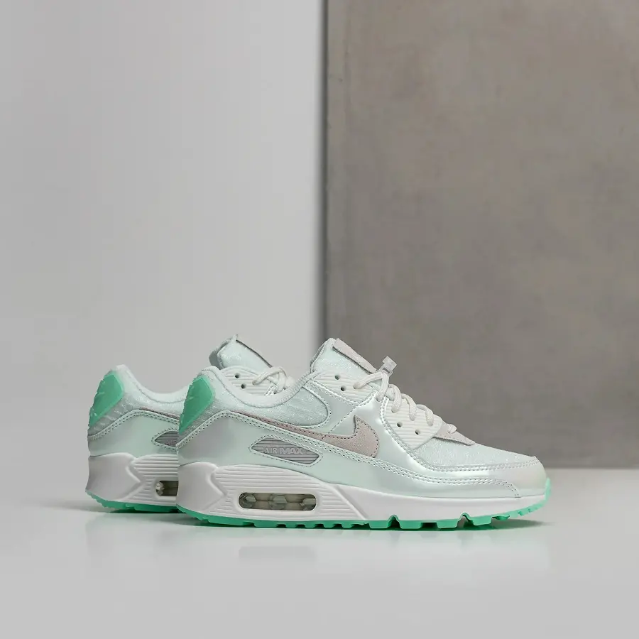 Alternative view of Giày Nike Air Max 90 'The Future is Clear' DH8074-100