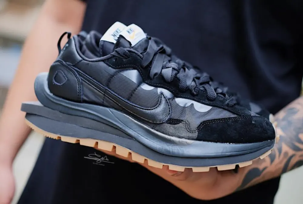 Alternative view of Giày Nike Sacai x VaporWaffle 'Black Gum' DD1875-001