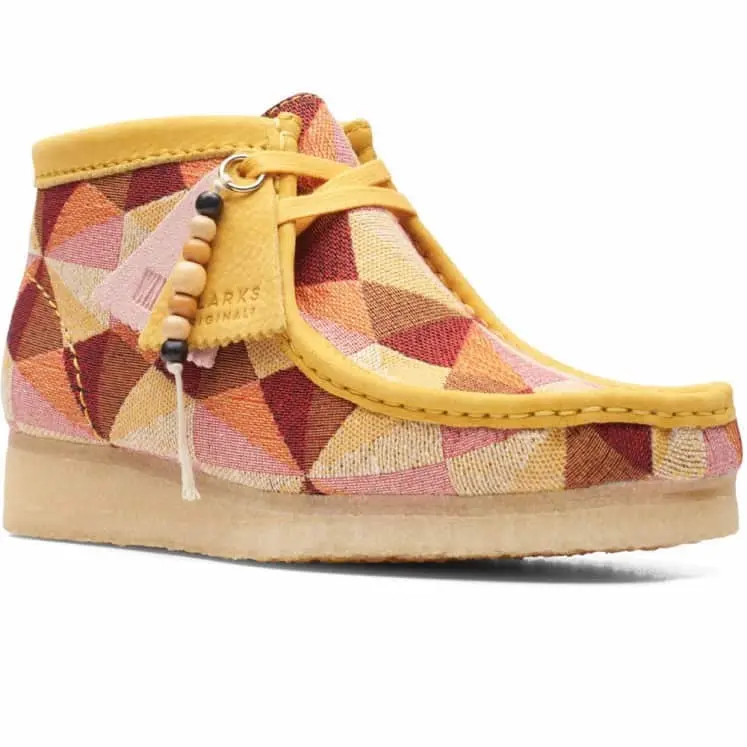 Alternative view of Giày Clarks Wallabee Boot 'Yellow Combination' 261-66092