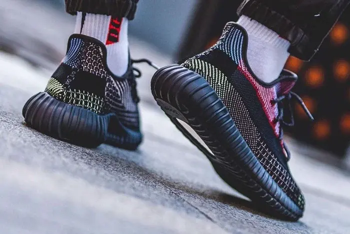 Alternative view of Giày Adidas Yeezy Boost 350 V2 Yecheil Non-Reflective FW5190