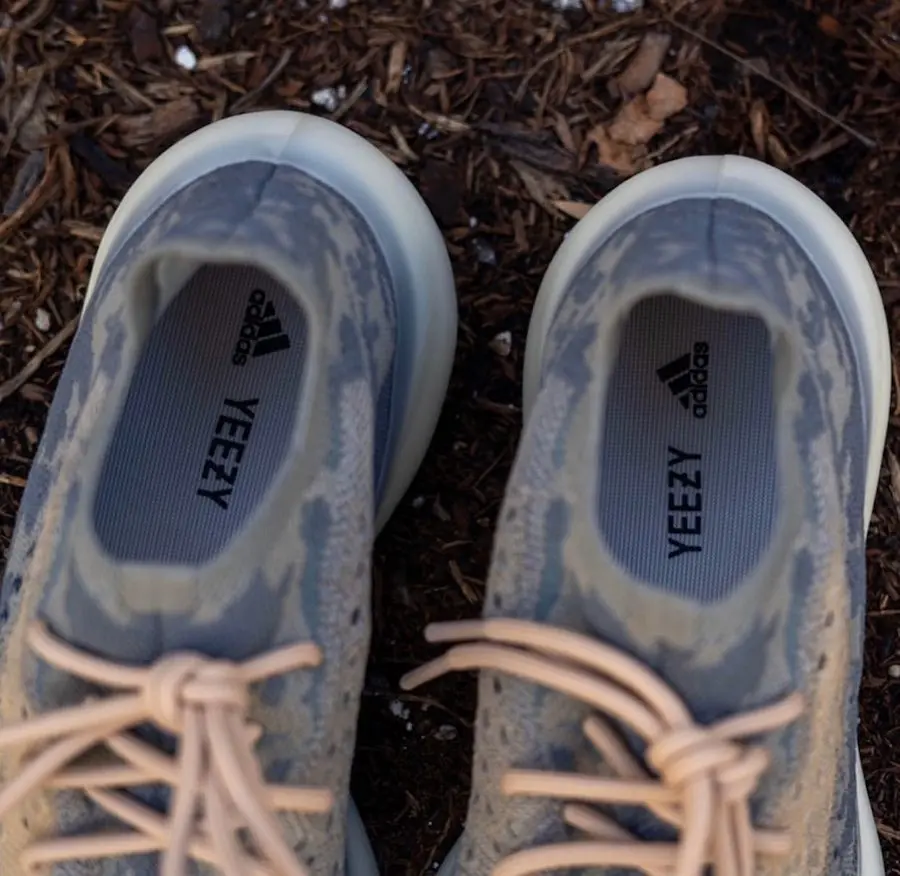 Alternative view of Giày Adidas Yeezy Boost 380 'Mist Reflective' FX9846