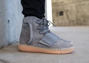 Alternative view of Giày Adidas Yeezy Boost 750 'Grey Gum' BB1840