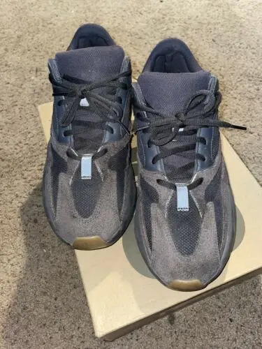 Alternative view of Giày Adidas Yeezy Boost 700 'Utility Black' FV5304