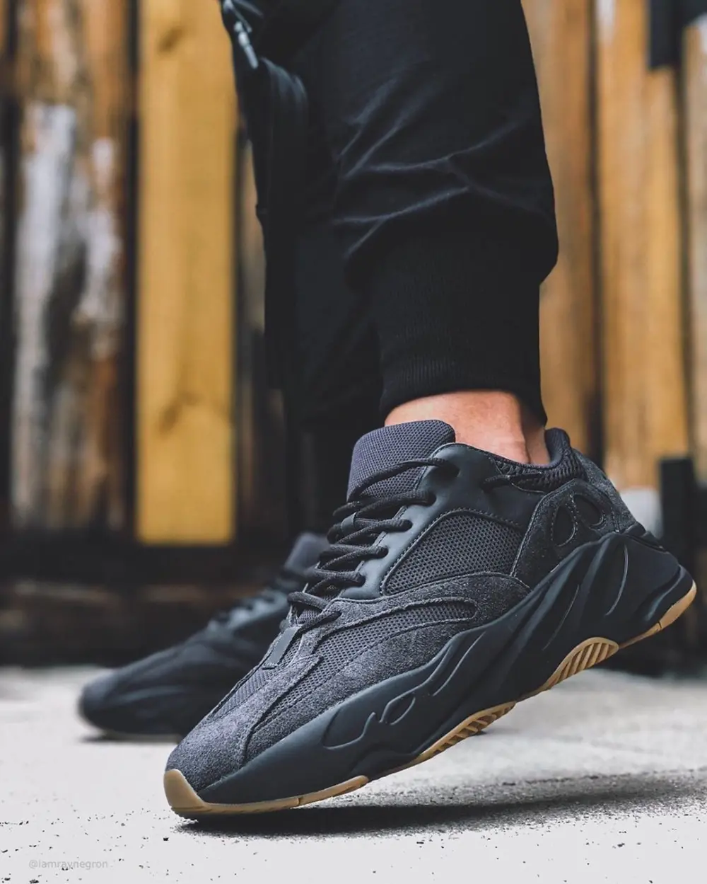 Giày Adidas Yeezy Boost 700 'Utility Black' FV5304 - Ảnh 5