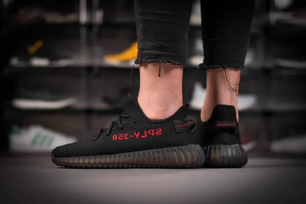 Giày Adidas Yeezy 350 'Bred' CP9652 - Ảnh 3