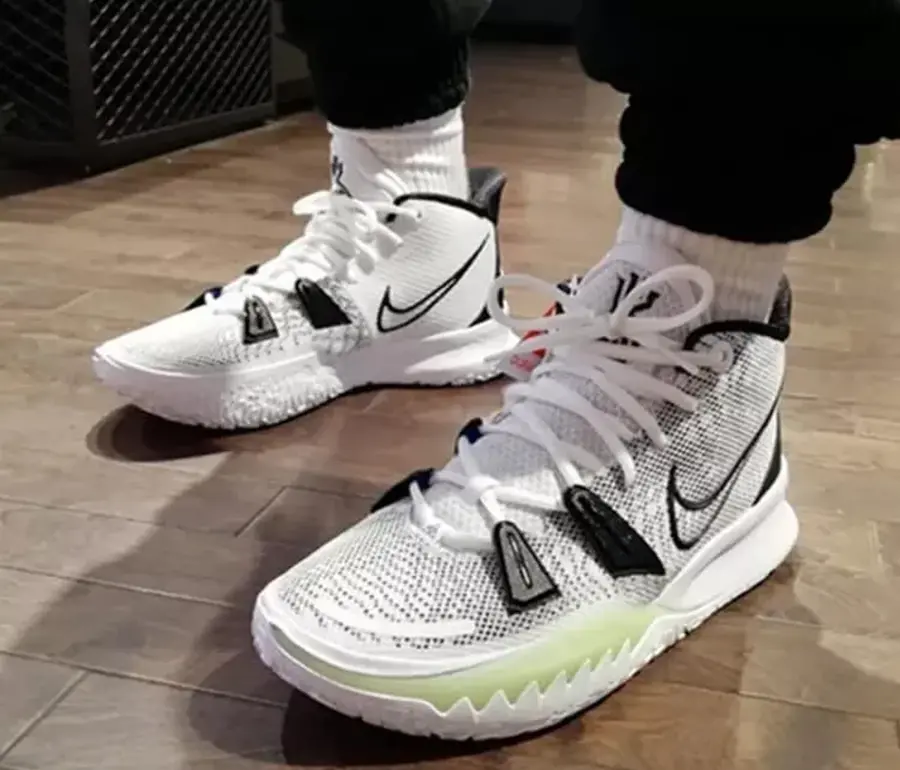 Alternative view of Giày Nike Kyrie 7 'Brooklyn Beats' CQ9326-100