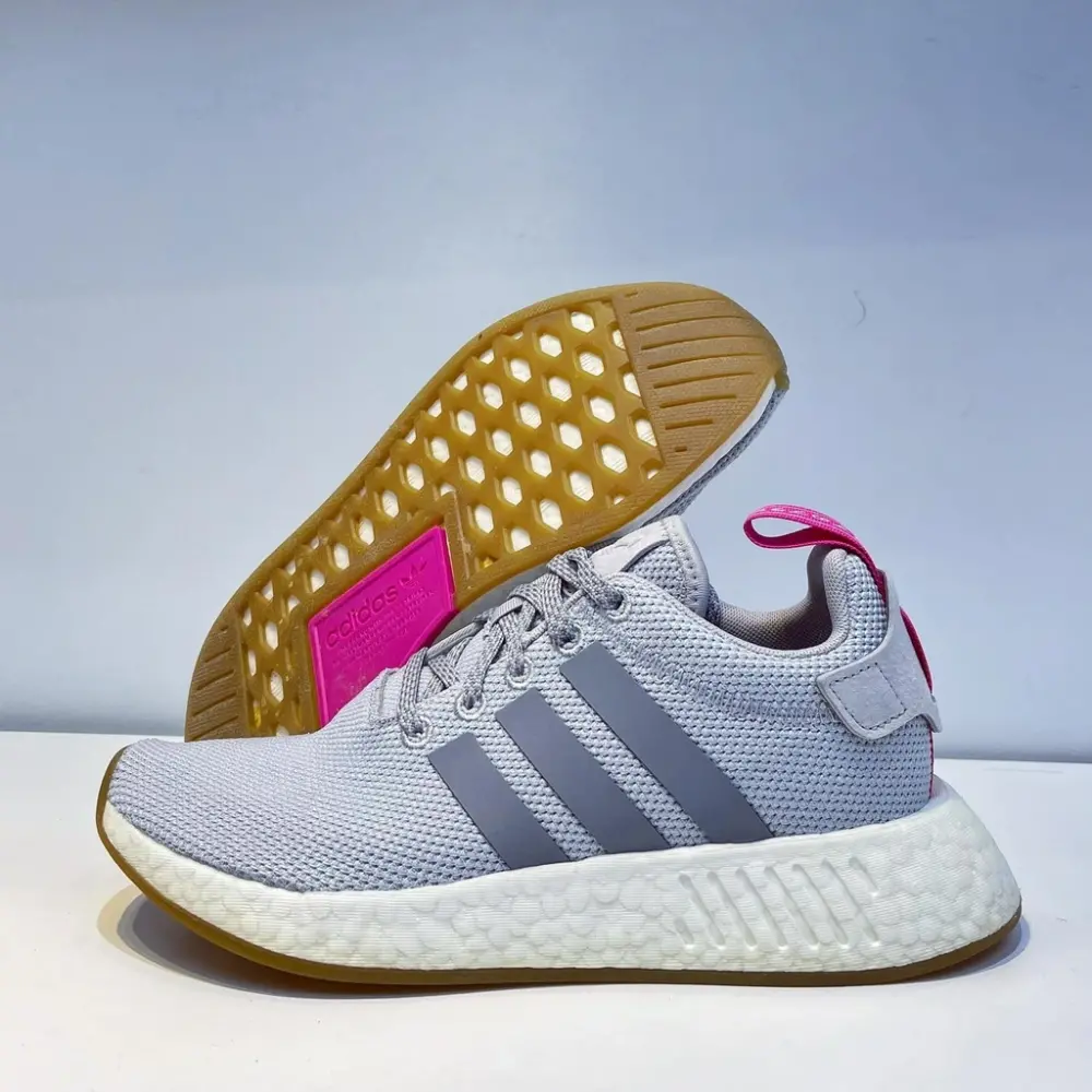 Alternative view of Giày Adidas NMD R2 'Grey Shock Pink' BY9317