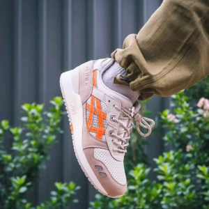 Alternative view of Giày Asics Gel Lyte 3 Remastered x Ronnie Fieg 'Orange' 1201A810-250