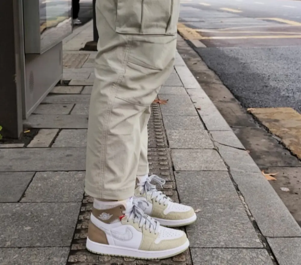 Alternative view of Giày Nike Air Jordan 1 High Zoom Comfort 'Lemon Twist' CT0979-200