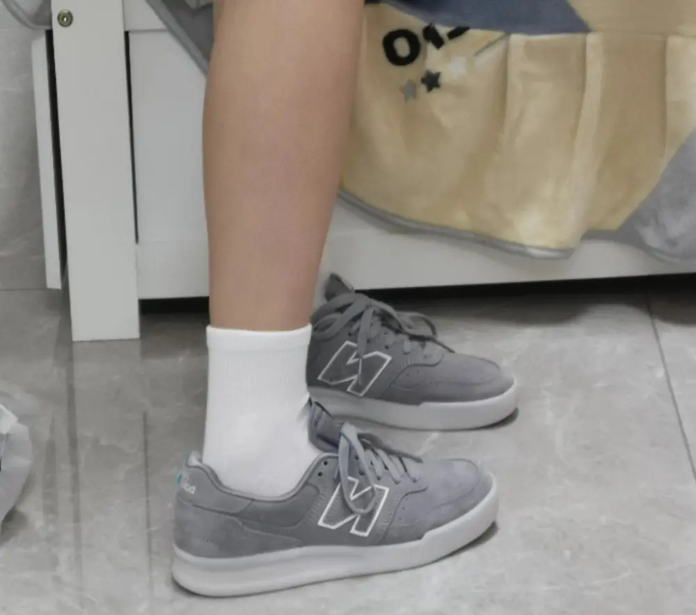 Alternative view of Giày New Balance 300 'Wolf Grey' WRT300TN