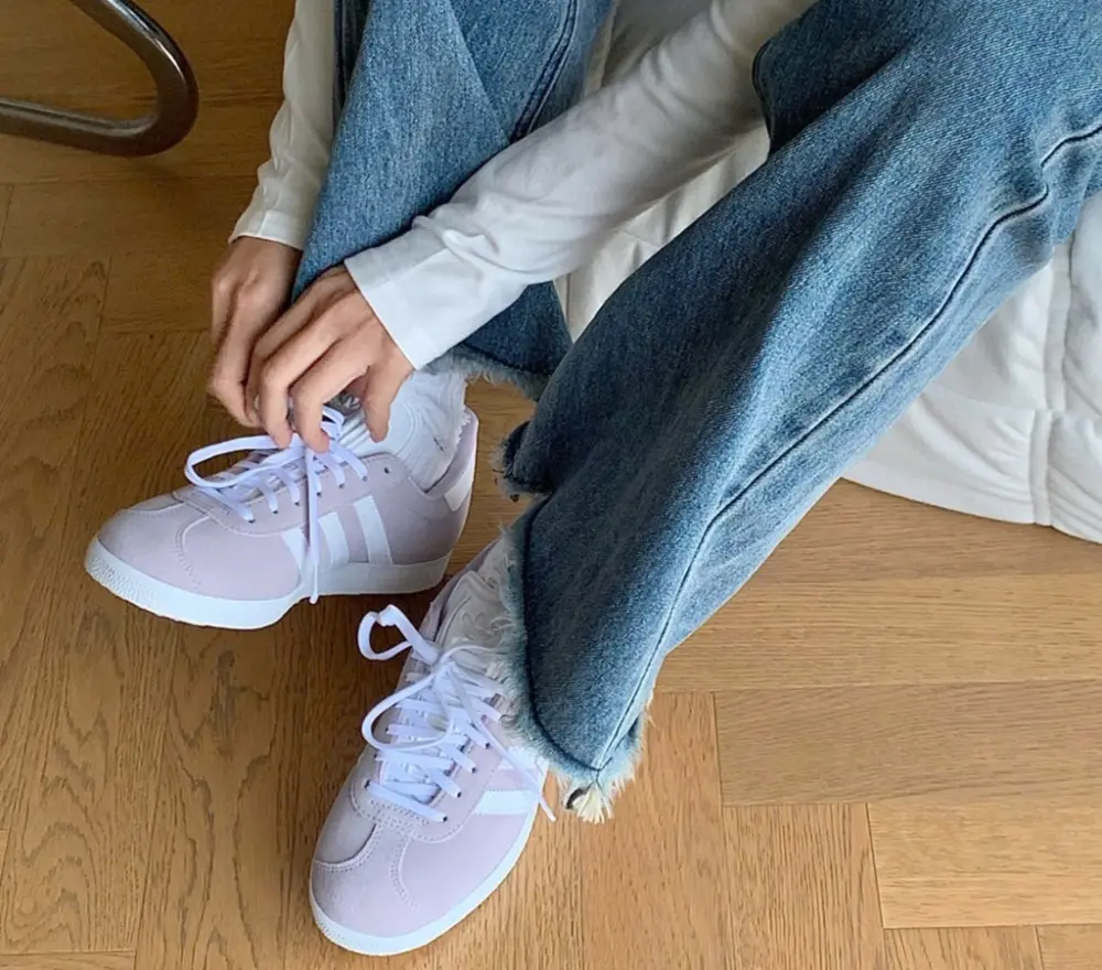 Alternative view of Giày Adidas Gazelle 'Silver Dawn' ID7005