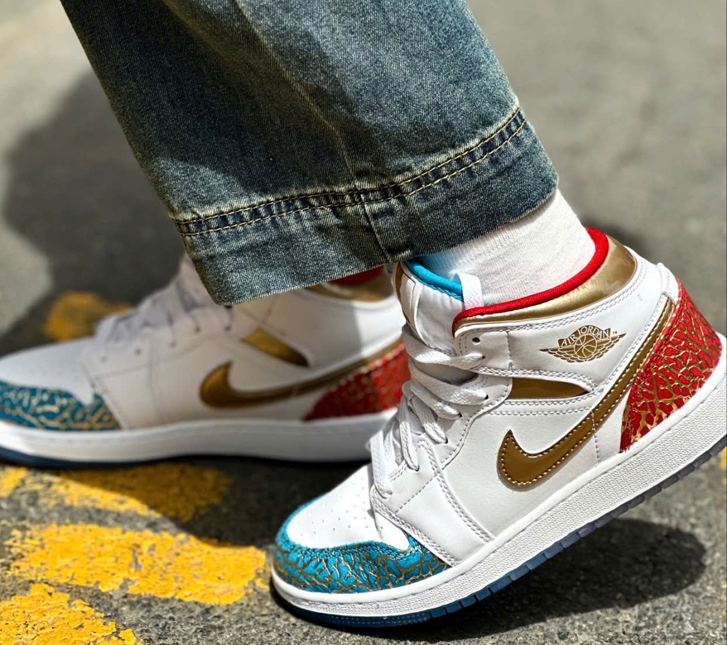 Giày Nike Air Jordan 1 Mid UNC to Chicago 'Blue' FB2212-100 - Ảnh 6