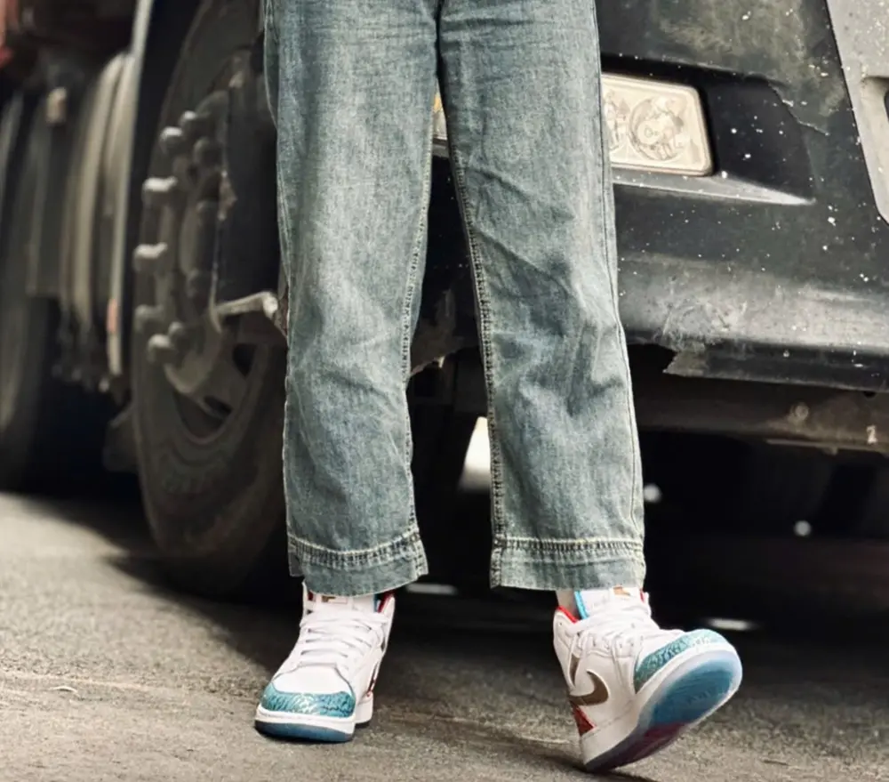 Alternative view of Giày Nike Air Jordan 1 Mid UNC to Chicago 'Blue' FB2212-100