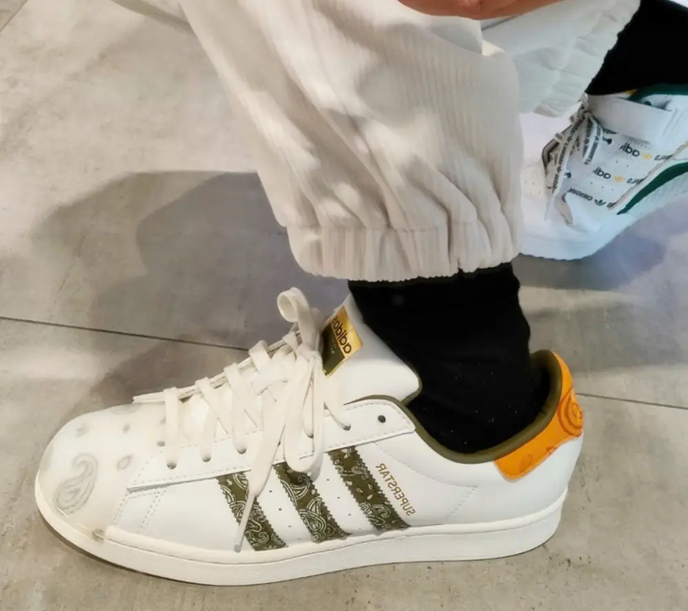 Alternative view of Giày Adidas Superstar 'Green Orange' GX3656