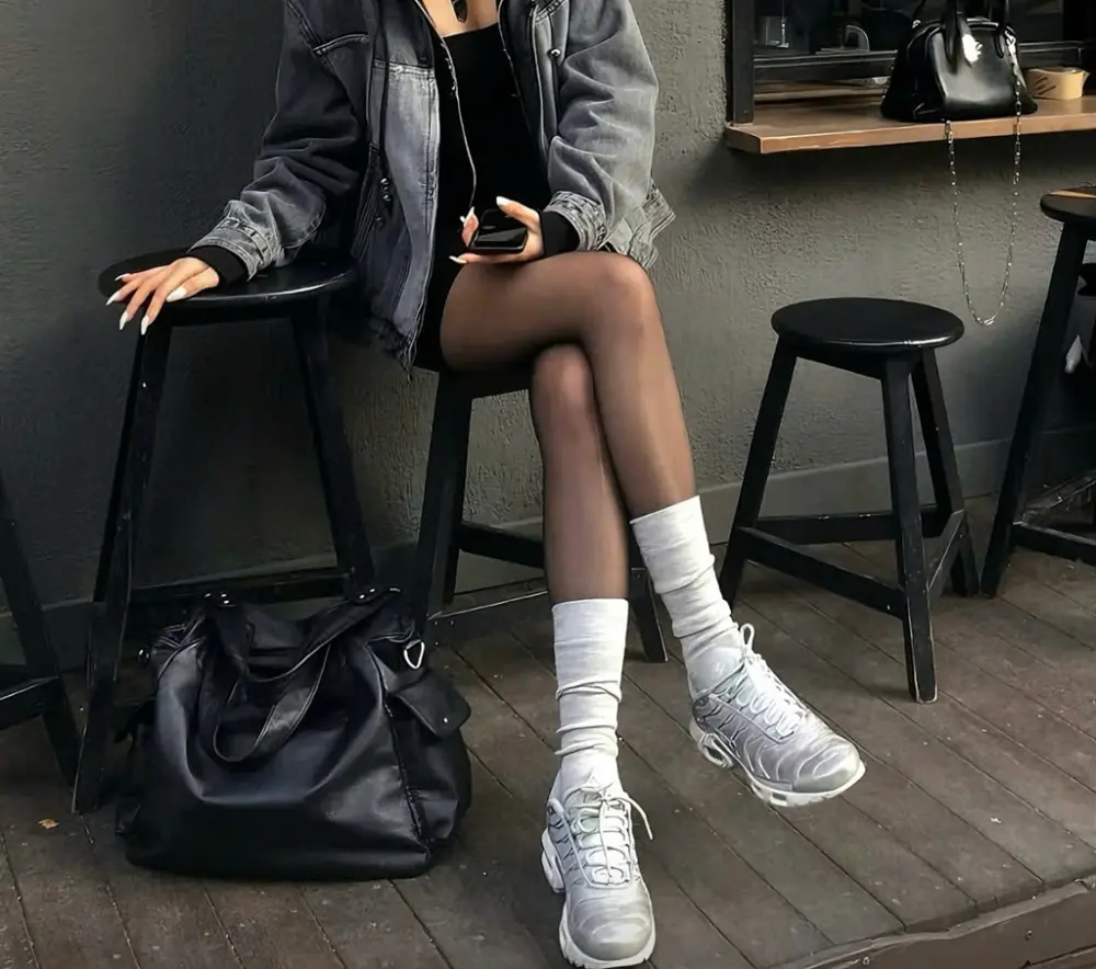 Alternative view of Giày Nike Air Max Plus 'Metallic Silver' FJ1012-095