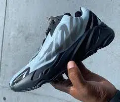 Alternative view of Giày Adidas Yeezy Boost 700 MNVN 'Blue Tint' GZ0711