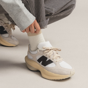 Alternative view of Giày New Balance Warped Runner 'Sea Salt Sandstone' UWRPDMOB