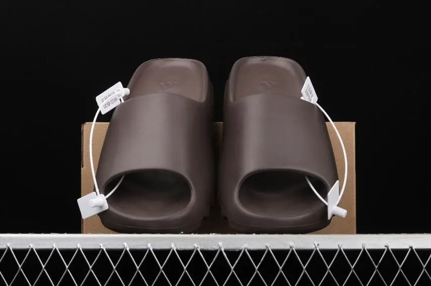 Dép Adidas Yeezy Slide Soot G55495 - Ảnh 4