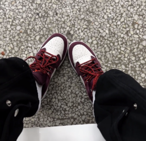 Alternative view of Giày Nike Air Jordan 1 Low GS 'Night Maroon' 553560-068