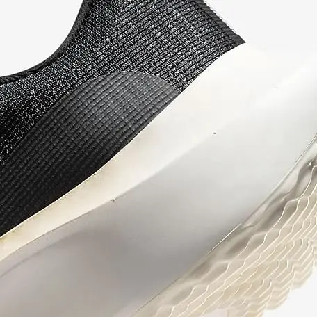 Alternative view of Giày Nike Zoom Fly 5 'Metallic Gold Grain' DM8968-002