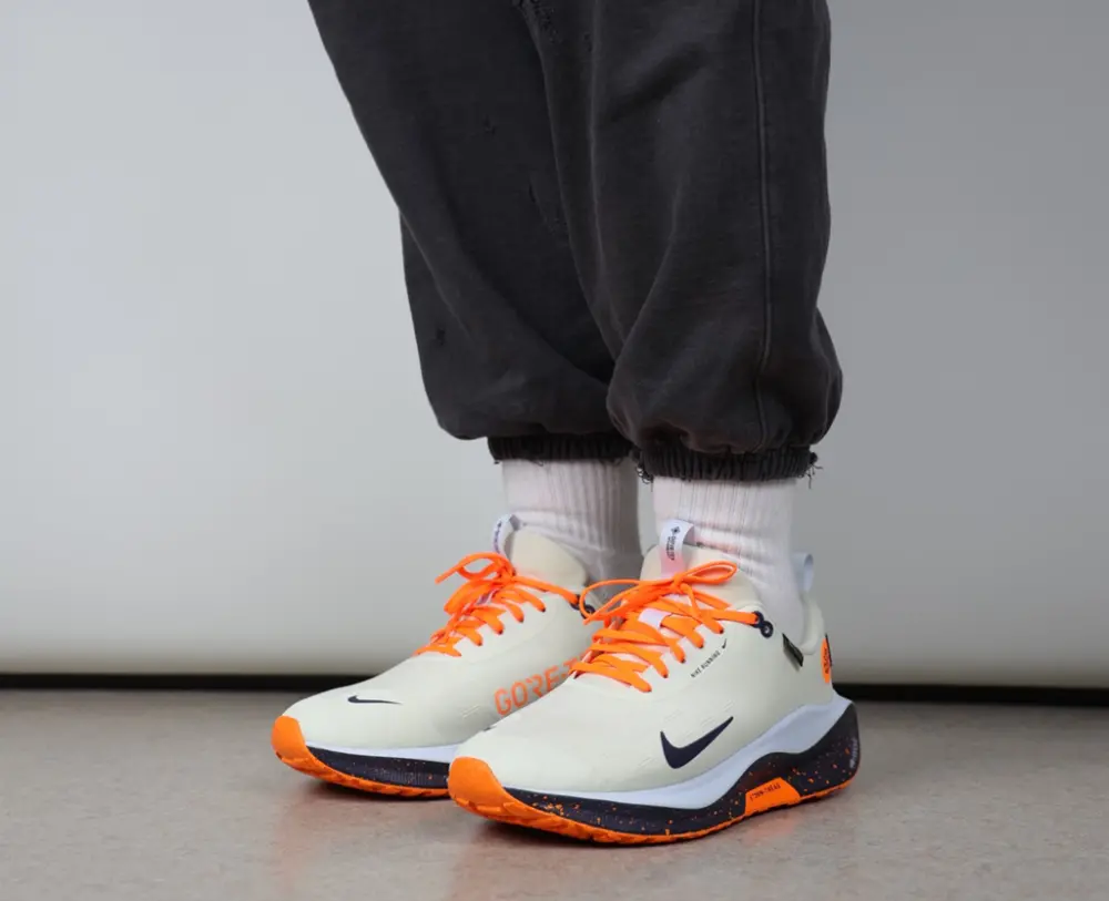 Alternative view of Giày Nike Reactx Infinity RN 4 GTX 'White Orange' FB2204-002