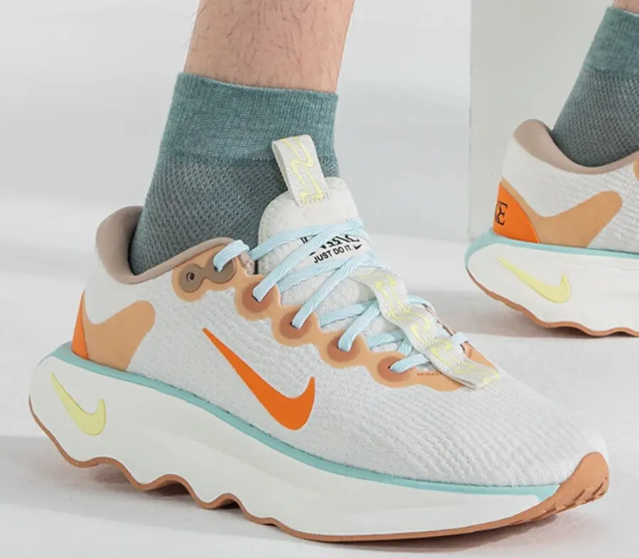 Giày Nike Motiva 'Pale Ivory Amber Brown' FN8887-181 - Ảnh 3