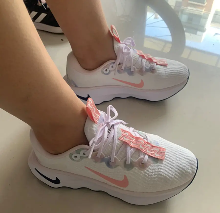 Alternative view of Giày Nike Motiva PRM 'White Pearl Pink' DZ3702-100