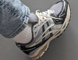 Alternative view of Giày Asics Gel-Kayano 14 ‘Black Glacier Grey’ 1201A935-001