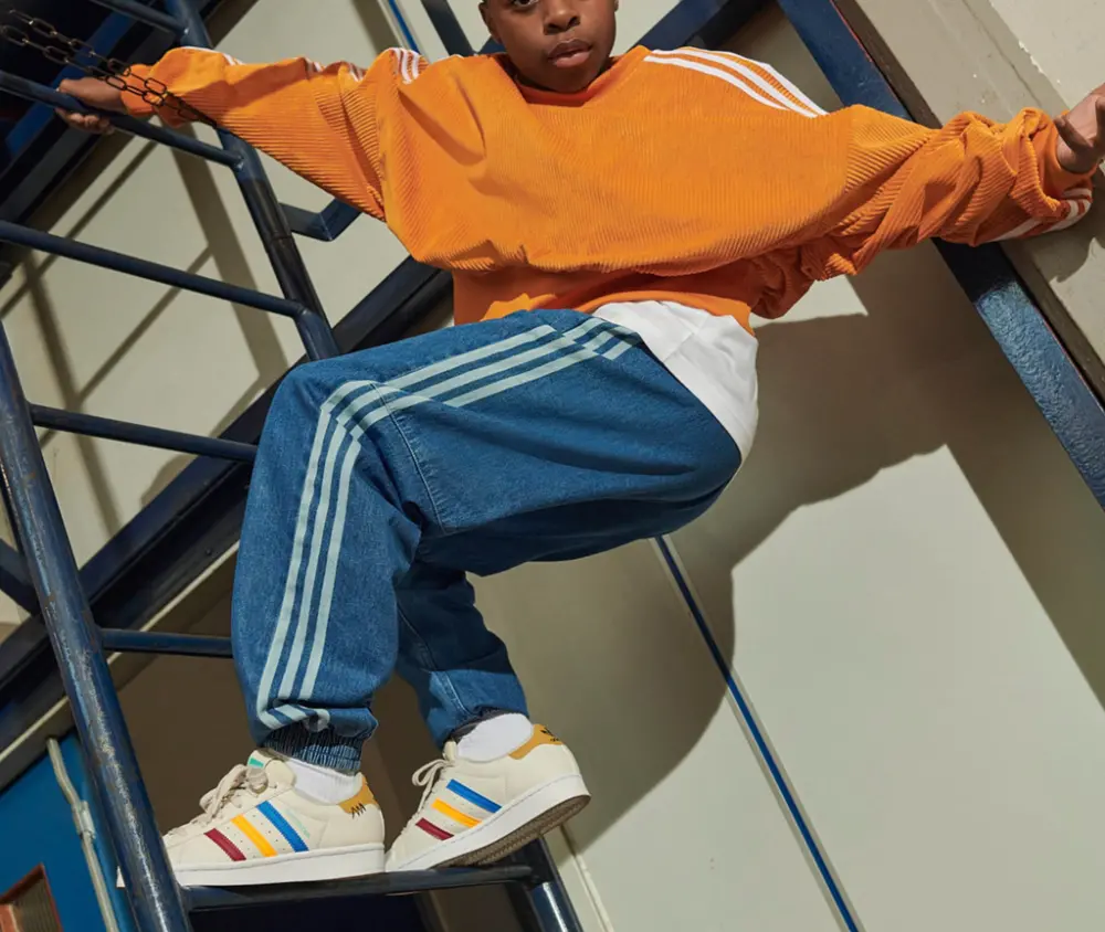 Alternative view of Giày Adidas Disney x Superstar J 'Sneakerella' GY7236