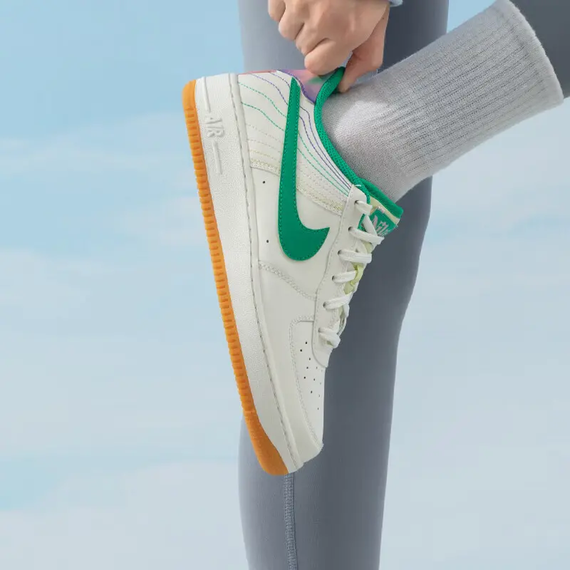 Alternative view of Giày Nike Air Force 1 LV8 3 'Sail' FJ7540-100