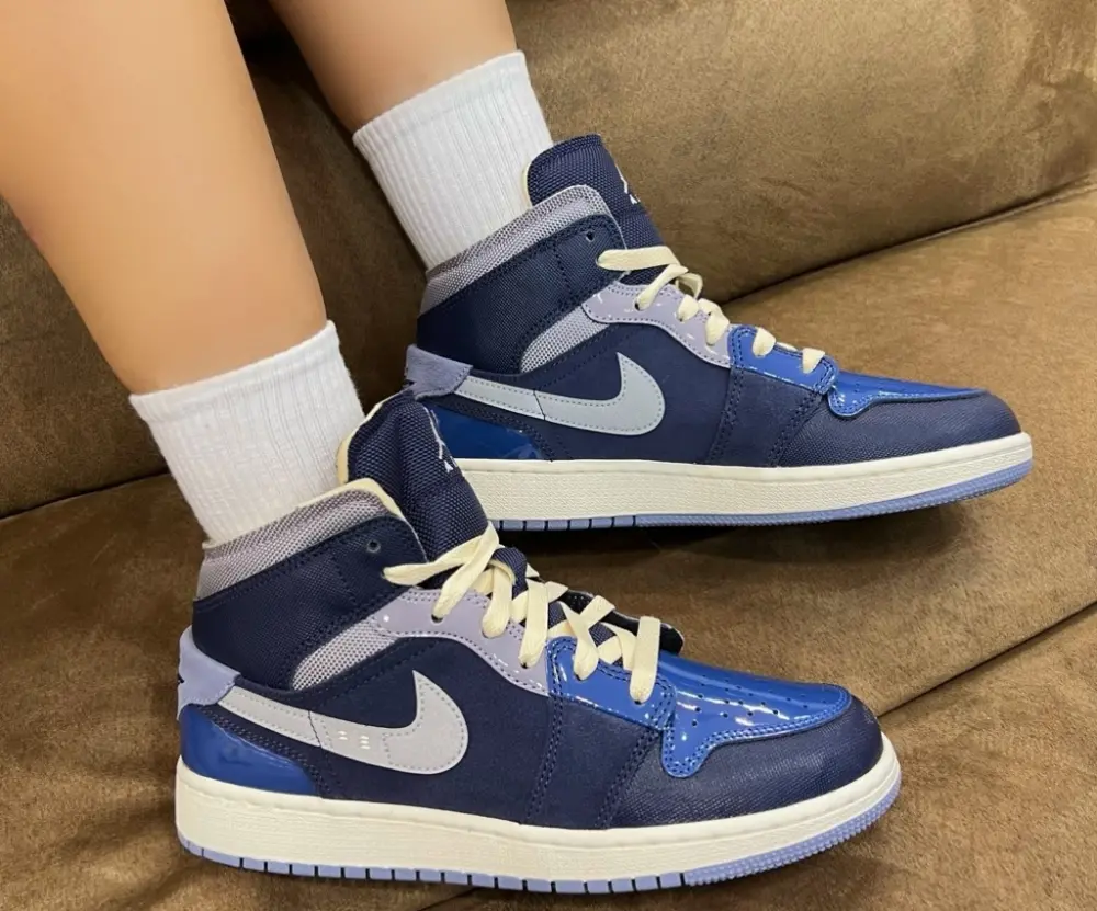 Alternative view of Giày Nike Air Jordan 1 Mid SE Craft ‘Obsidian’ DX2193-400