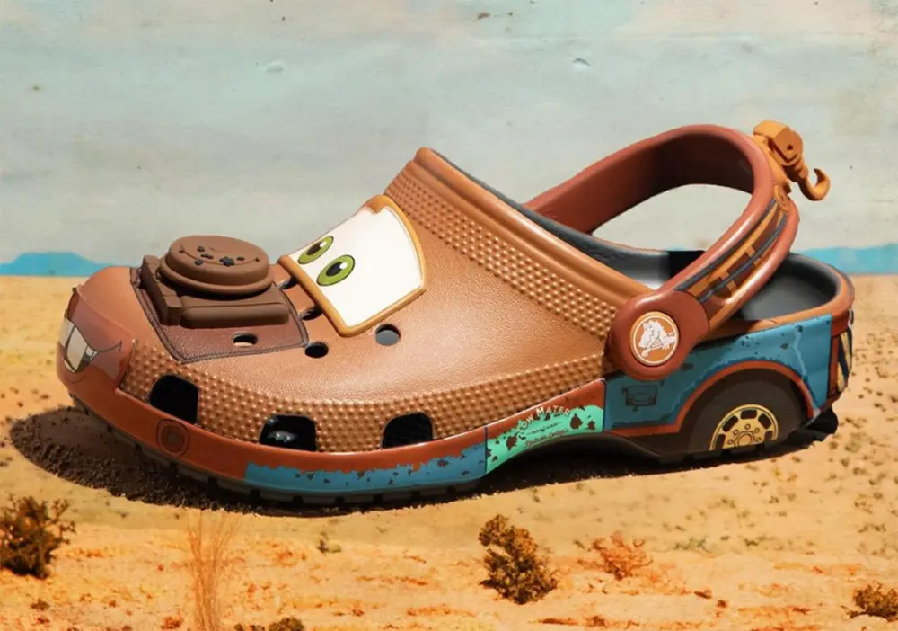 Alternative view of Dép Crocs Classic Clog 'Mater' 209371-0DA