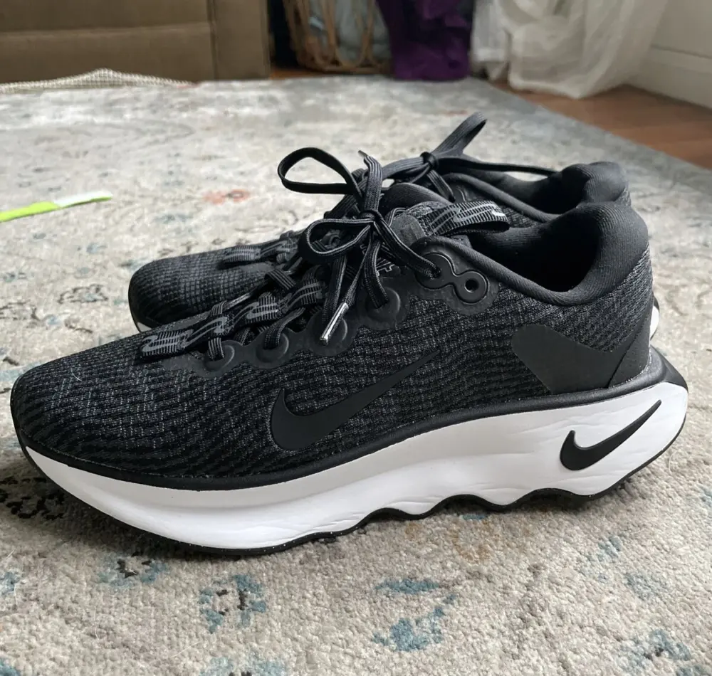 Alternative view of Giày Nike Motiva 'Black' DV1238-001